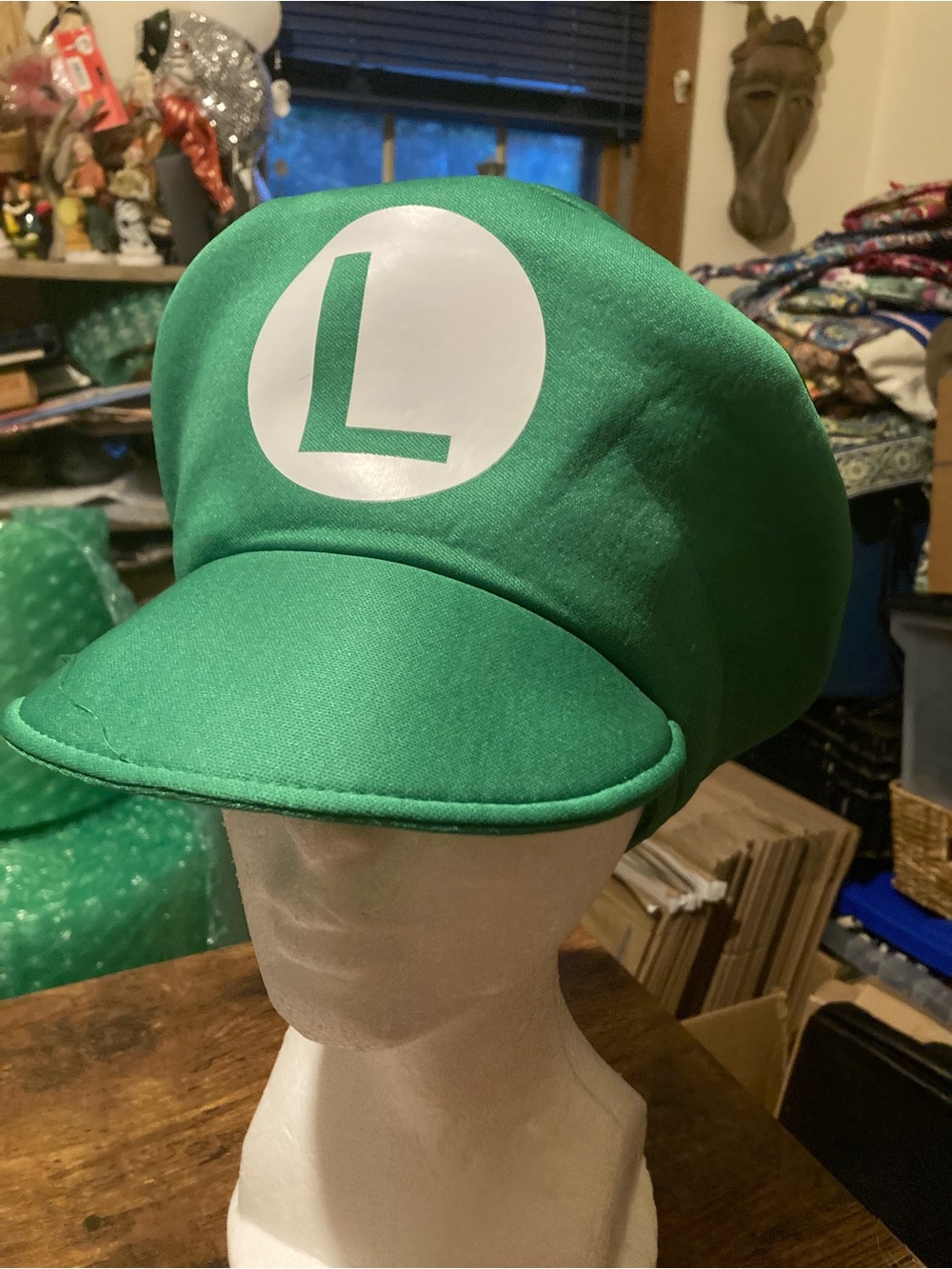 Super Mario Bros adult Luigi cosplay/costume - Picture 4 of 9